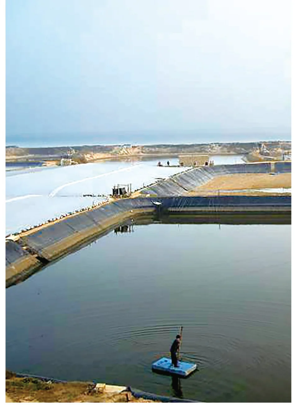 Water-filled lined impoundment with engineered slopes